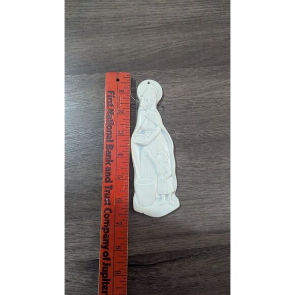White Ceramic Religious Ornament Virgin Mary and Child Luke 2:40 ” - Picture 6 of 6